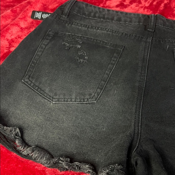 BBJ Los Angeles Charcoal Frayed Jean Shorts - Picture 9 of 11